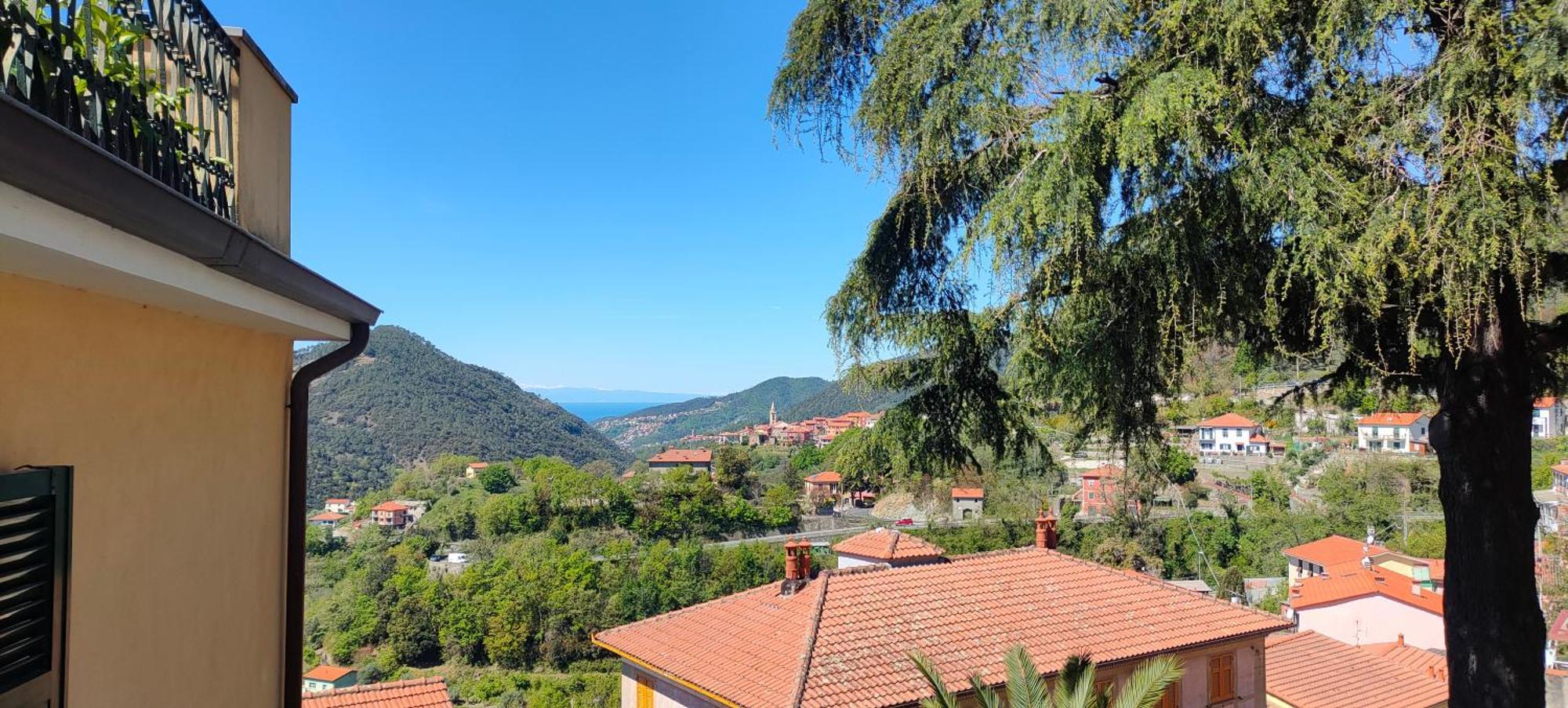 Camera Tra Le Cinque Terre, Camogli E Portofino. Vista Valle E Scorcio Mare All'Orizzonte Castiglione Chiavarese Luaran gambar