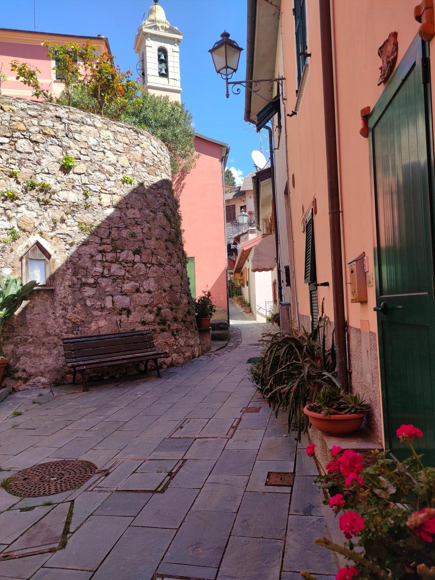 Camera Tra Le Cinque Terre, Camogli E Portofino. Vista Valle E Scorcio Mare All'Orizzonte Castiglione Chiavarese Luaran gambar