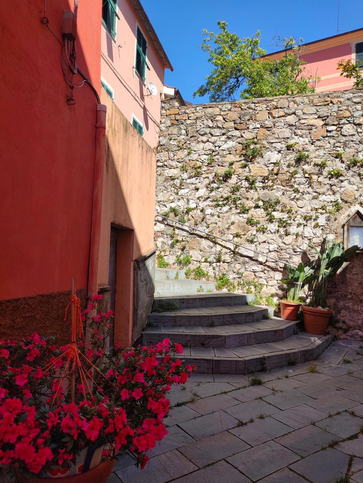 Camera Tra Le Cinque Terre, Camogli E Portofino. Vista Valle E Scorcio Mare All'Orizzonte Castiglione Chiavarese Luaran gambar