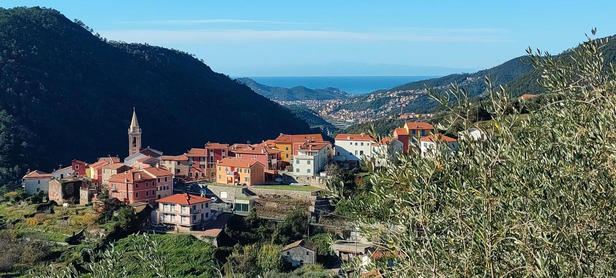 Camera Tra Le Cinque Terre, Camogli E Portofino. Vista Valle E Scorcio Mare All'Orizzonte Castiglione Chiavarese Luaran gambar
